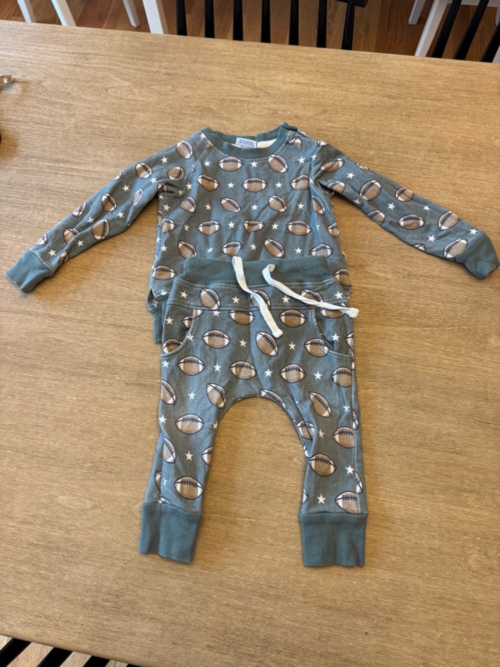 Bums and Roses/ Little bum bums Football-Print two-Piece set in green